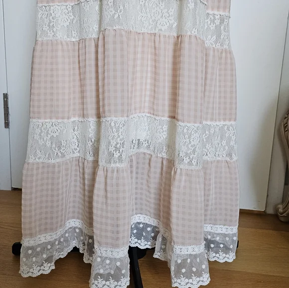 Liz Lisa Gyaru Gingham Maxi Dress with Lace And Buttons Baby Pink - Picture 4 of 13